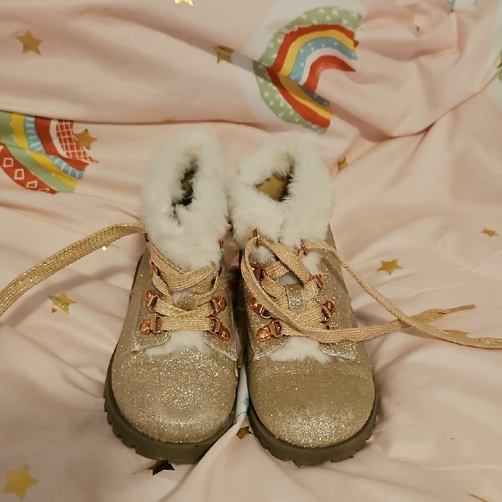 NWOT Sparkly boots